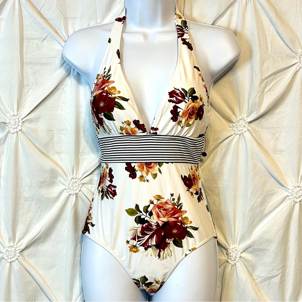 NWT Cupshe Halter style One Piece Swimsuit- XS